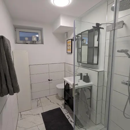 Zentrale Und Gemuetliche In Nah An Der Appartement *