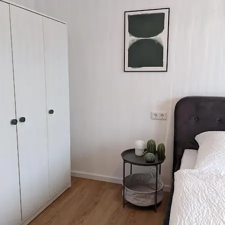 Zentrale Und Gemuetliche In Nah An Der Appartement *